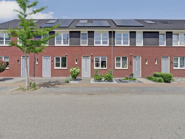 Nachtegaal 25, Bladel