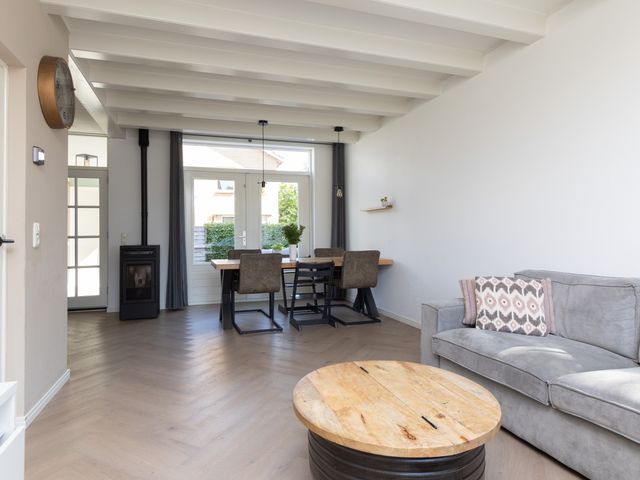 Tjalkstraat 2, Makkum