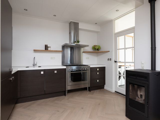 Tjalkstraat 2, Makkum