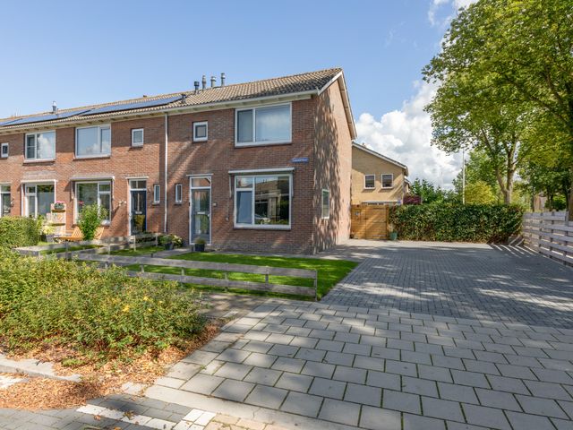 Tjalkstraat 2, Makkum