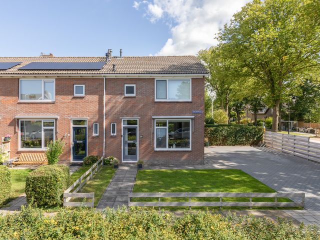 Tjalkstraat 2, Makkum