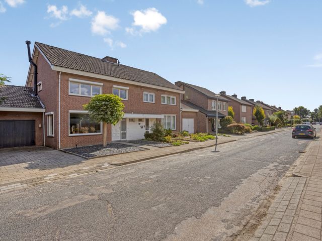 Heuvelstraat 36, Elsloo