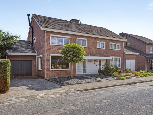 Heuvelstraat 36, Elsloo