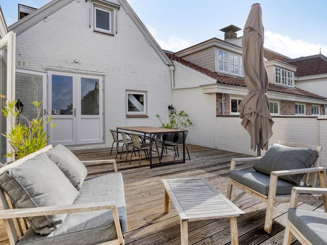 van Limburg Stirumstraat 9, Noordwijk