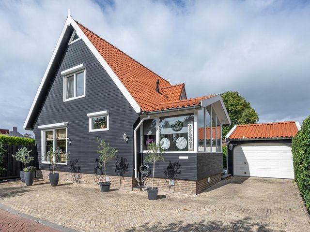 de Pannebakker 1, Nieuwe-Tonge