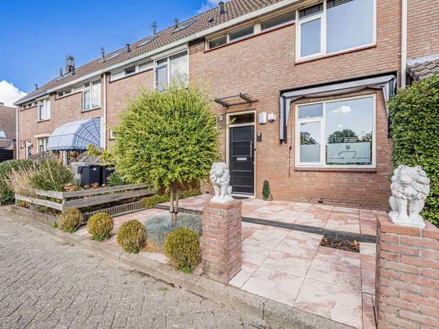 Klaverbladstraat 7, Klaaswaal