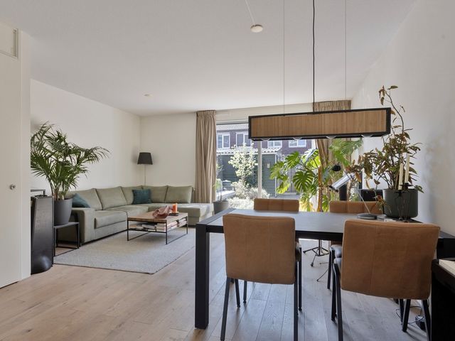 Ethekwini 56, Amsterdam