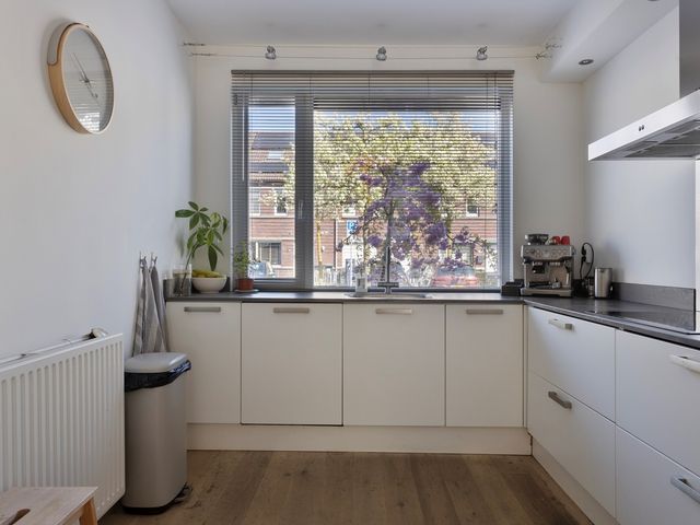 Ethekwini 56, Amsterdam