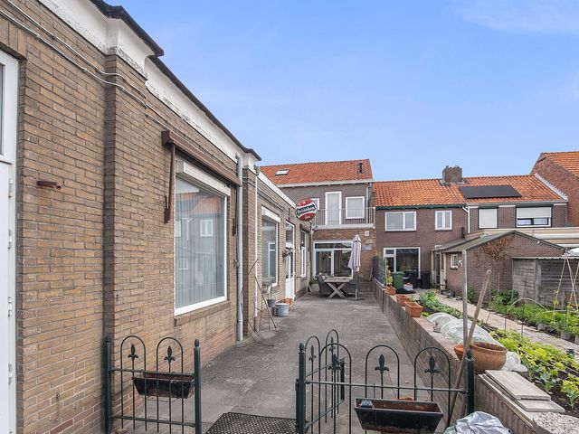 Willemsweg 9, Schoondijke