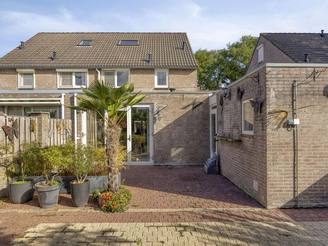 Drontenhof 11, Tilburg