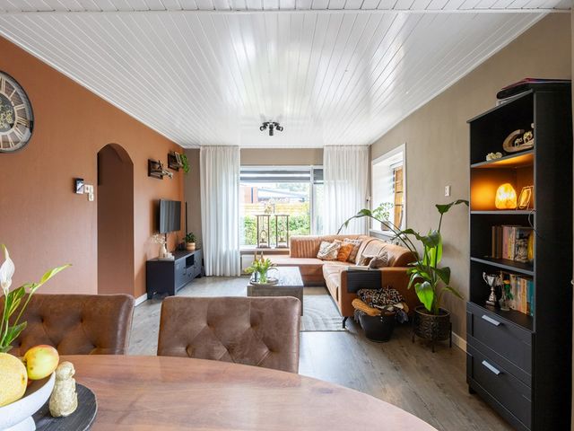 De Roe 6, Grootegast