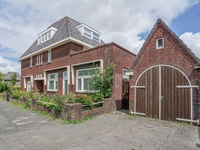 Cort van der Lindenkade 12, Alkmaar