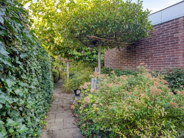 Bredaseweg 50, Oosterhout