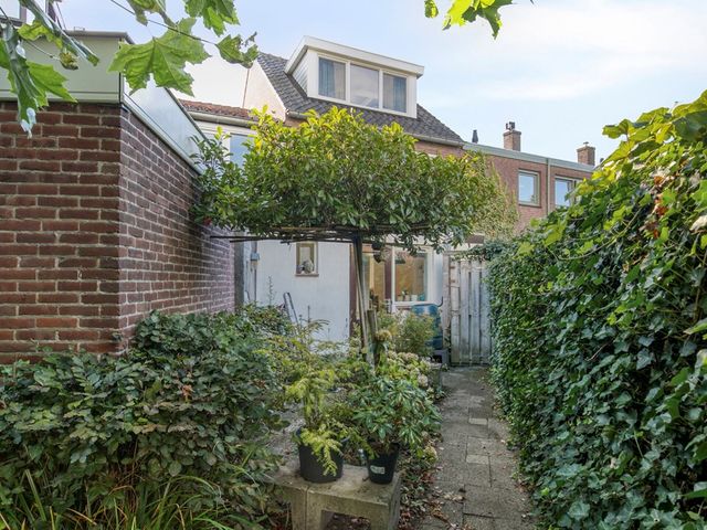 Bredaseweg 50, Oosterhout