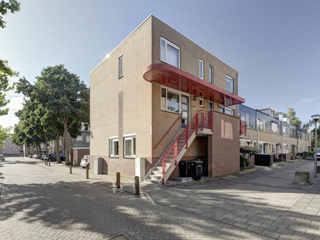 Koolmees 18, De Lier