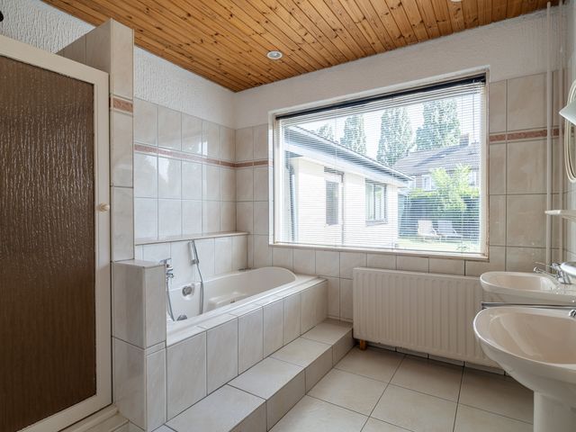 Van Duvenvoordestraat 20, Waspik