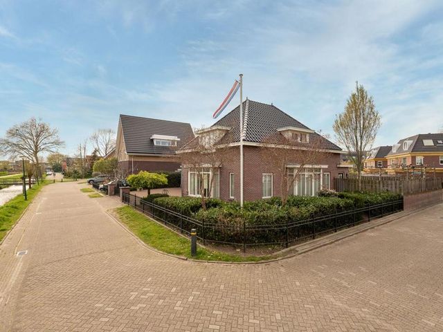 Leedijkerhout 12, Houten