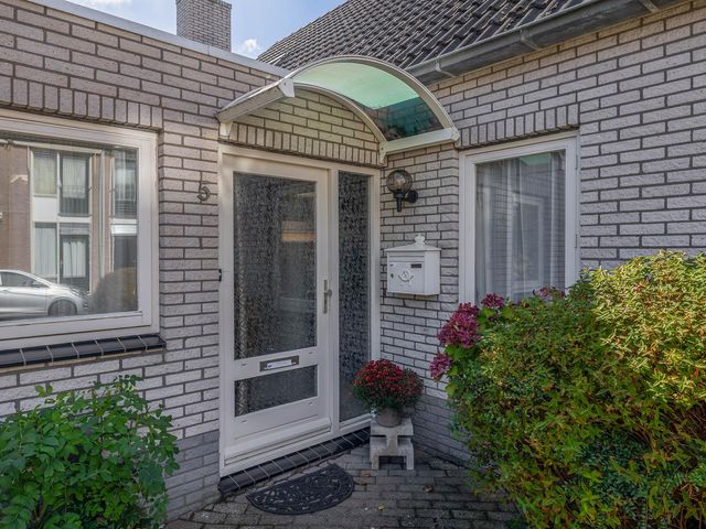 Kievitstraat 5, Piershil