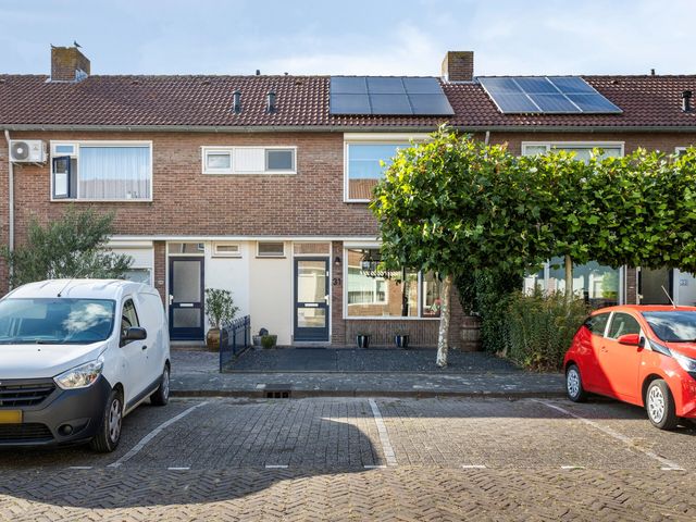 Oranje Nassaustraat 31, Middelharnis