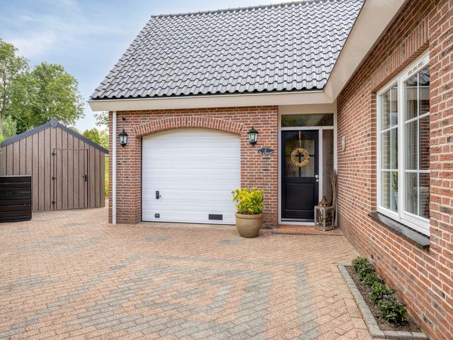 Prins Bernhardlaan 129, Middelharnis