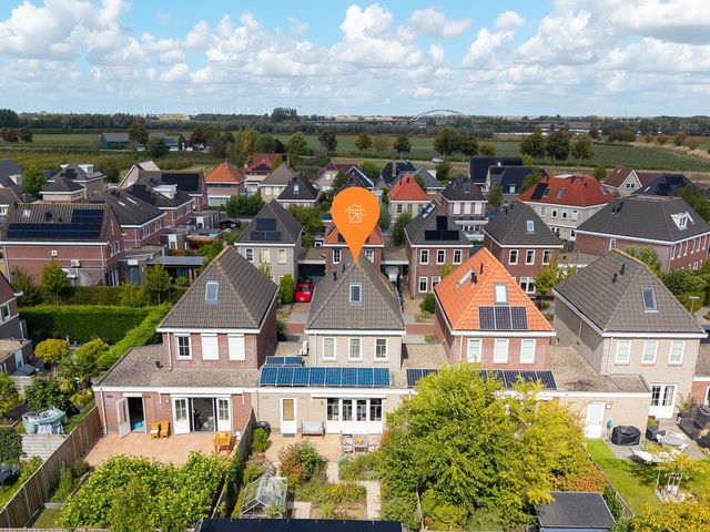Van Overveststraat 8, Oud-Vossemeer