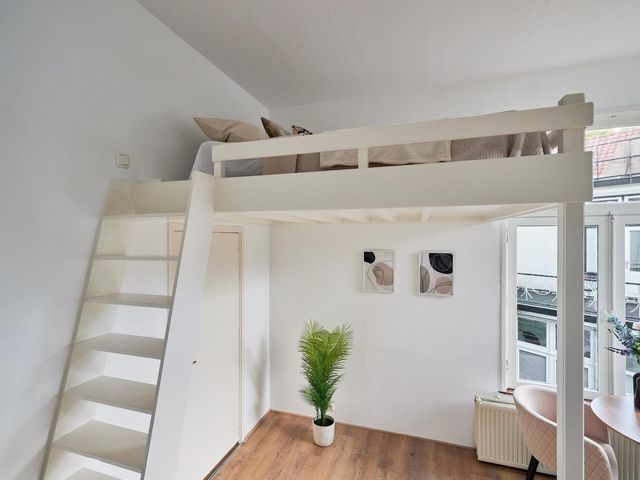Heuvellaan 12D, Hilversum