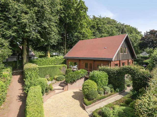 Heilige Stoel 6829, Wijchen