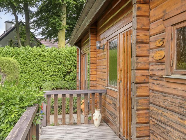 Heilige Stoel 6829, Wijchen