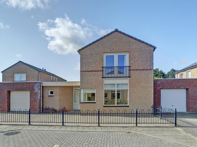 Beatrixstraat 13, Overasselt