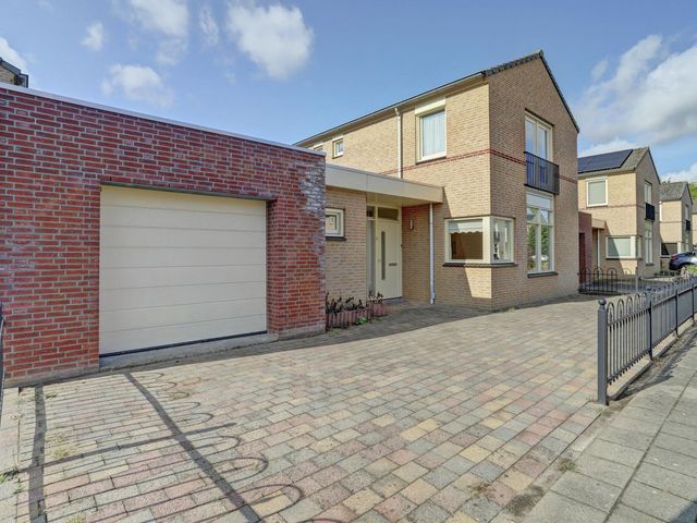 Beatrixstraat 13, Overasselt