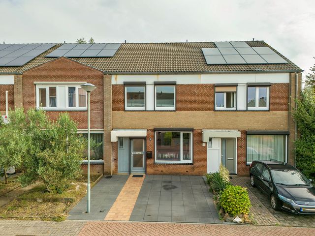 Hazenkamp 90, Reuver