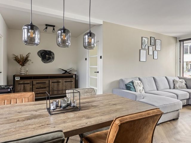 Prunuslaan 12, Roosendaal