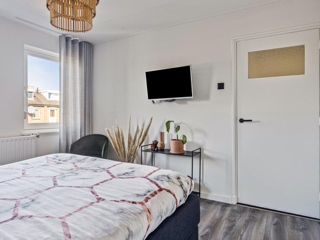 Prunuslaan 12, Roosendaal