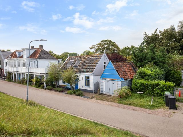 Zeevangszeedijk 8, Edam
