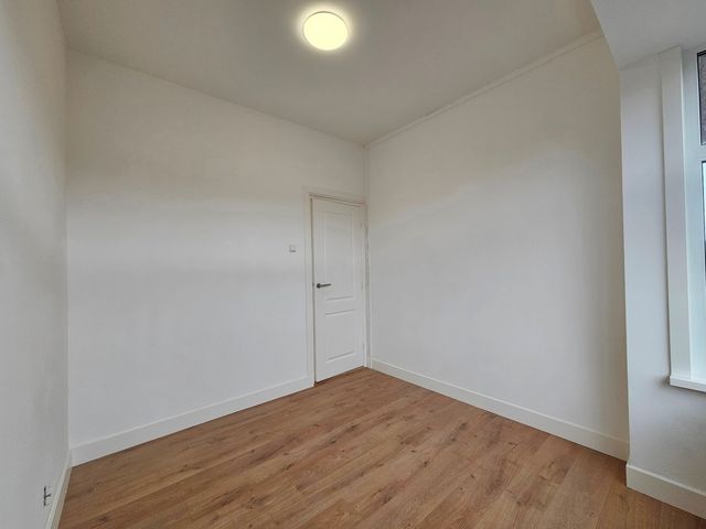 Linnaeusstraat 239, Den Haag