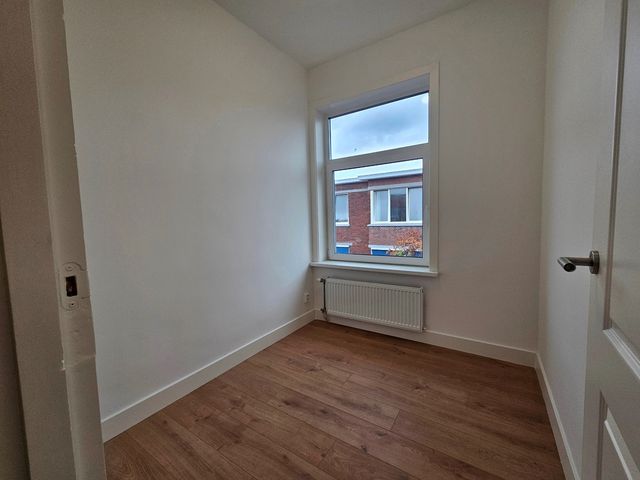 Linnaeusstraat 239, Den Haag