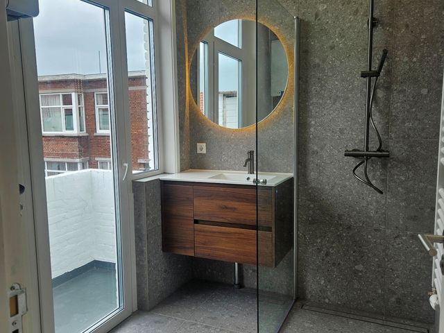 Linnaeusstraat 239, Den Haag
