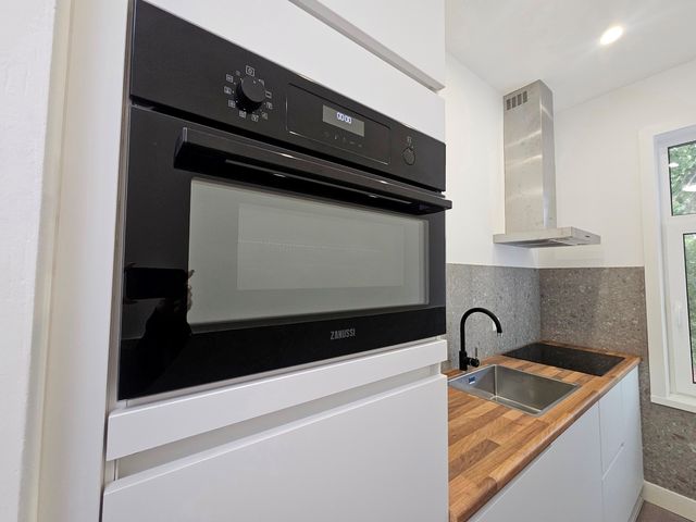 Linnaeusstraat 239, Den Haag