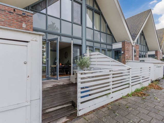 Vuurdoornstraat 22, Lisserbroek
