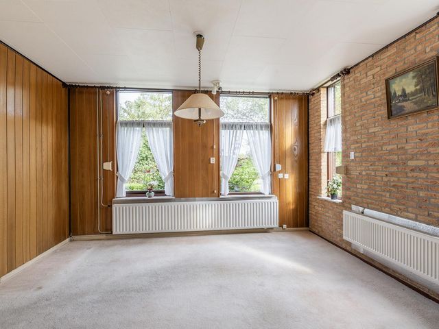 Weelweg 1, Sint-Maartensdijk