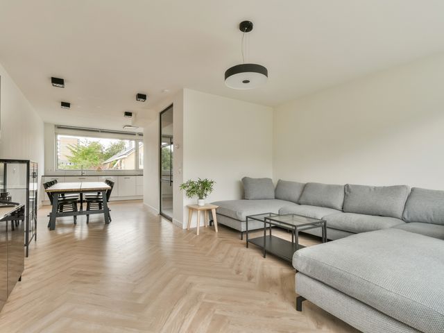 Olympus 20, Amstelveen