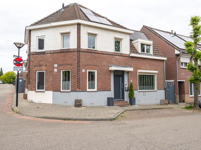Nieuwstraat 12, Amstenrade