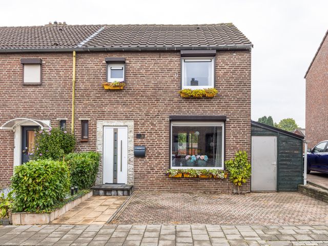 Burgemeester Loysonstraat 16, Landgraaf