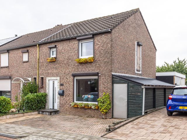 Burgemeester Loysonstraat 16, Landgraaf