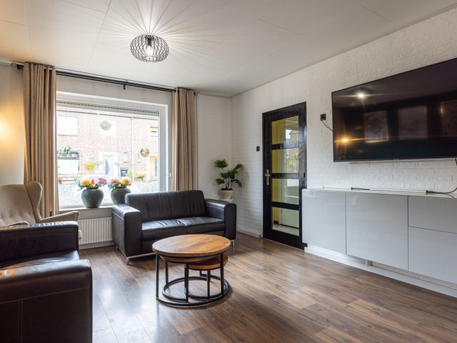 Burgemeester Loysonstraat 16, Landgraaf