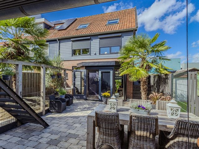 Helling 12, Hardinxveld-Giessendam