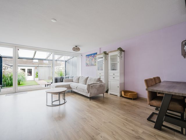 Fie Carelsenstraat 6, Spijkenisse
