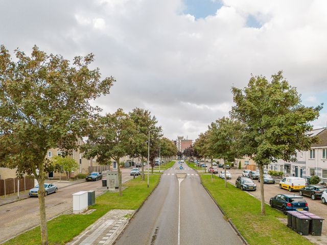 Fie Carelsenstraat 6, Spijkenisse
