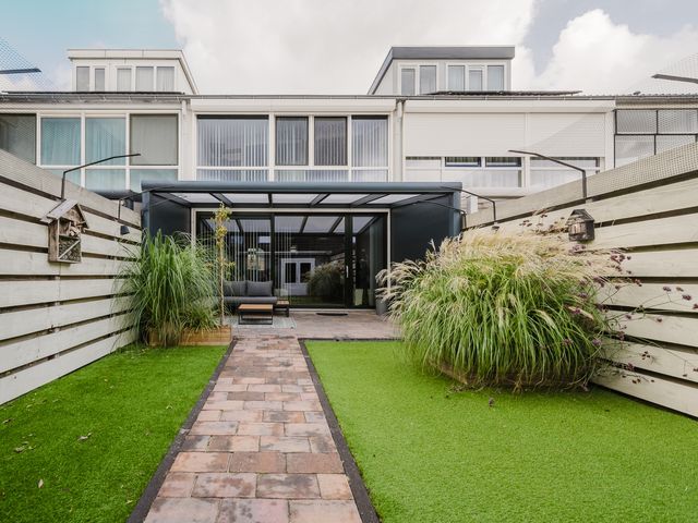 Fie Carelsenstraat 6, Spijkenisse