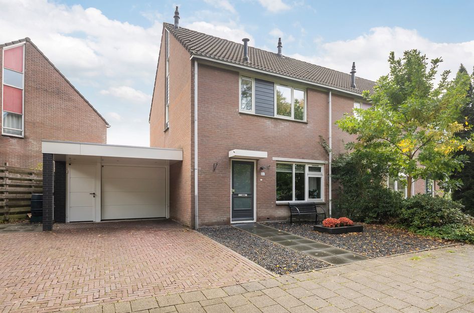 De Twee Gebroeders 104A